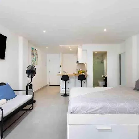 Apartment Renovado Estudio Con Balcon